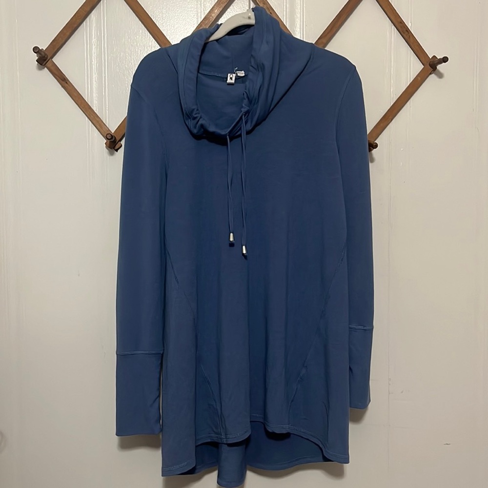 Cable & Gauge pullover with thumb hole size L